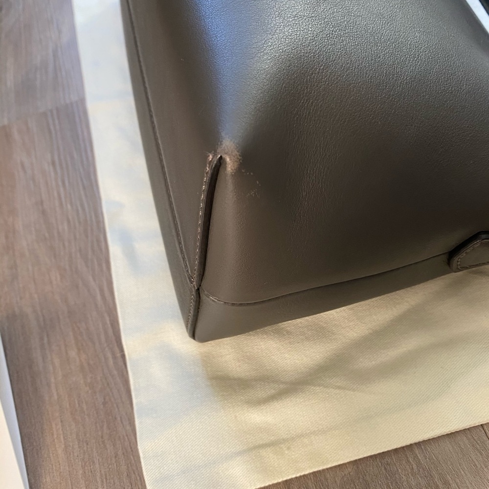 FENDI. Small Boston bag in soft Coal calfskin - Picture 4 of 8